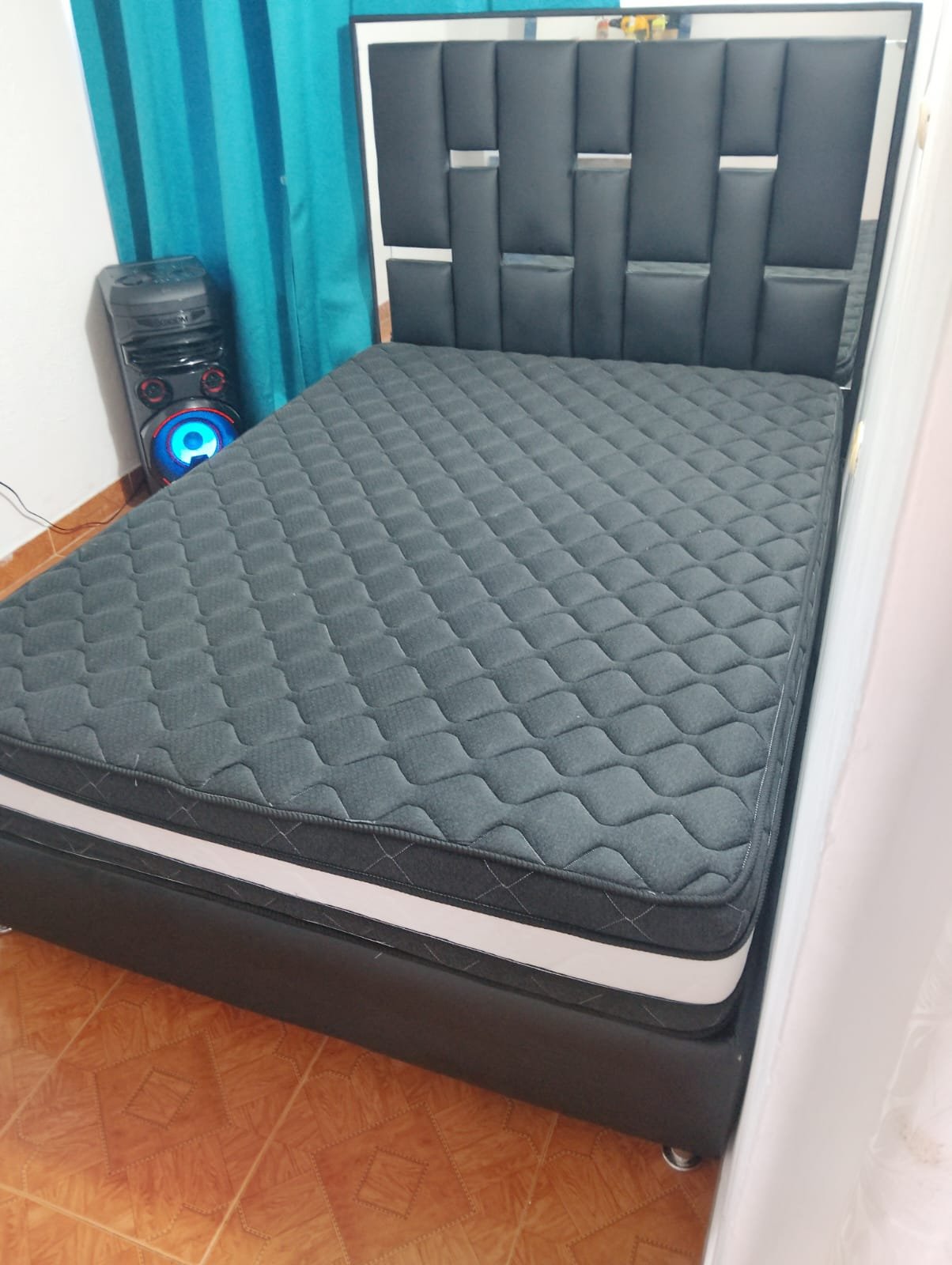 Juego de alcoba Base cama + Espaldar Rolex Juego de alcoba Base cama + Espaldar Rolex